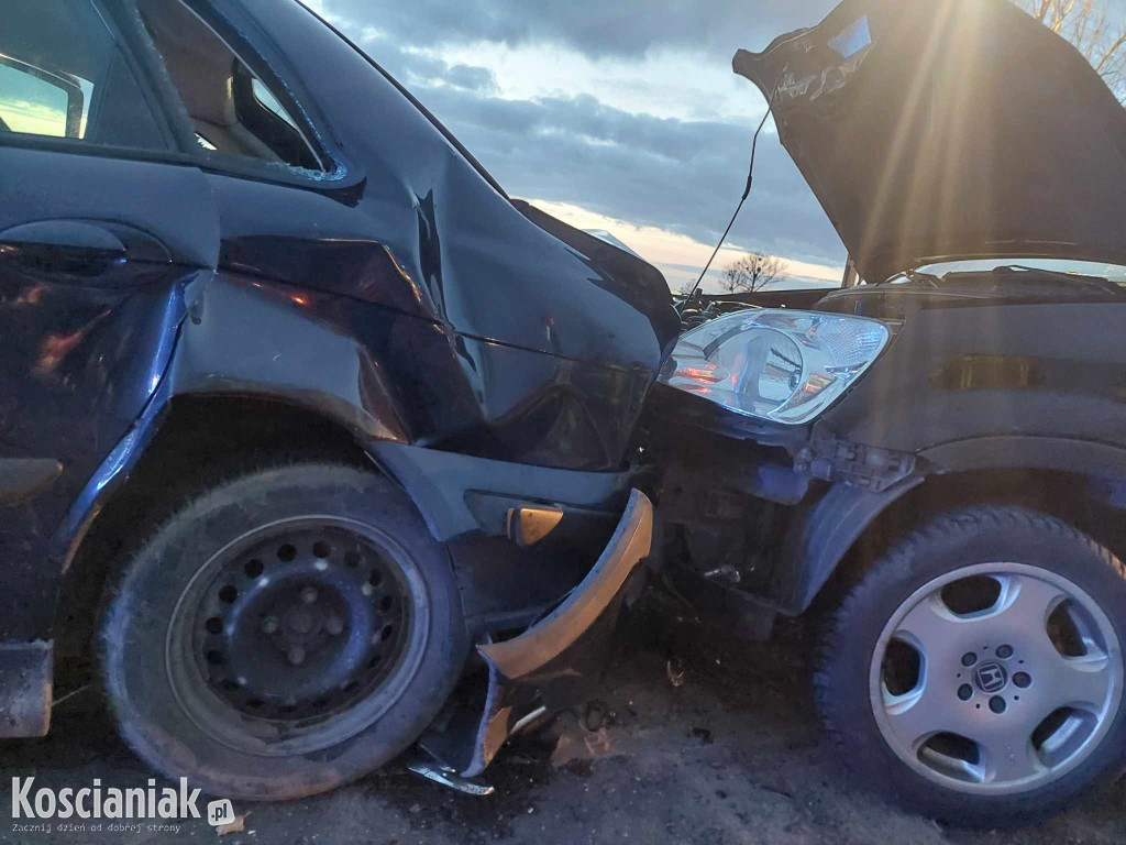 Uderzył w tył pojazdu