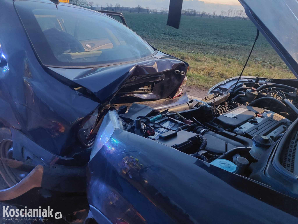 Uderzył w tył pojazdu