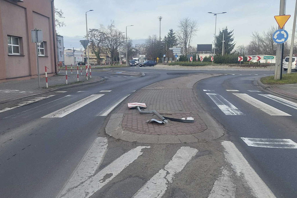 Skasował znak po pijaku