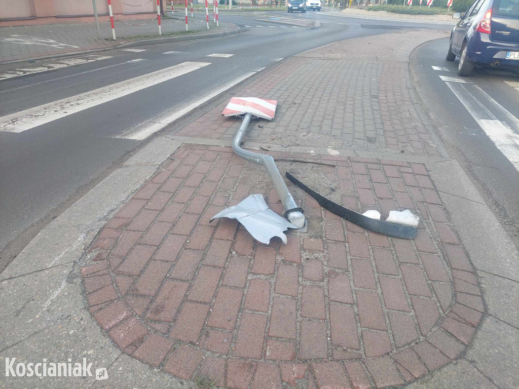 Skasował znak po pijaku