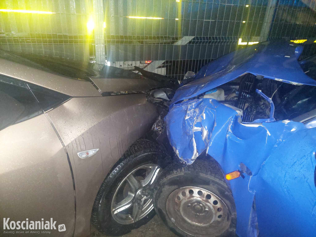 Uszkodził 4 auta i płot