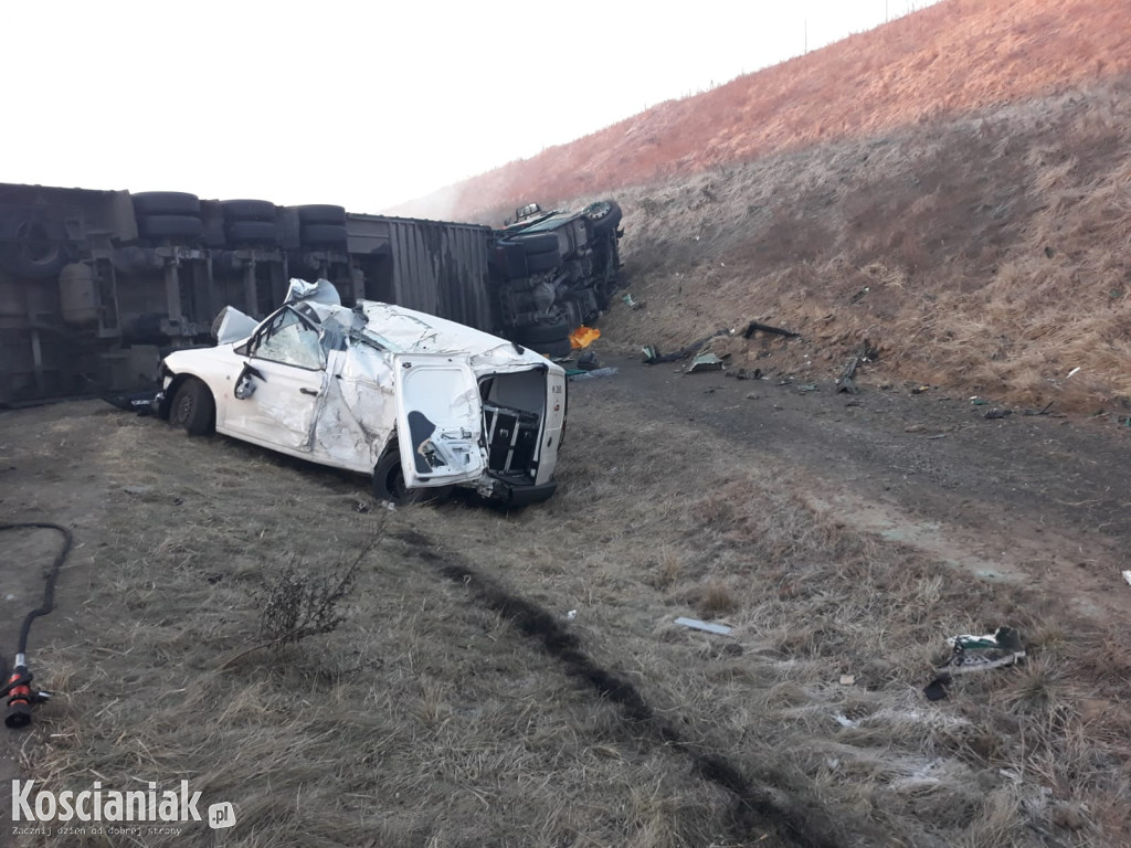 Dwie ciężarówki i bus zderzyły się na S5