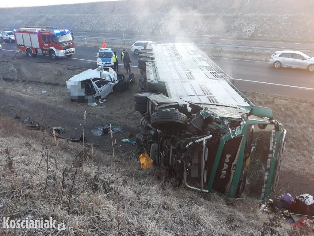 Dwie ciężarówki i bus zderzyły się na S5