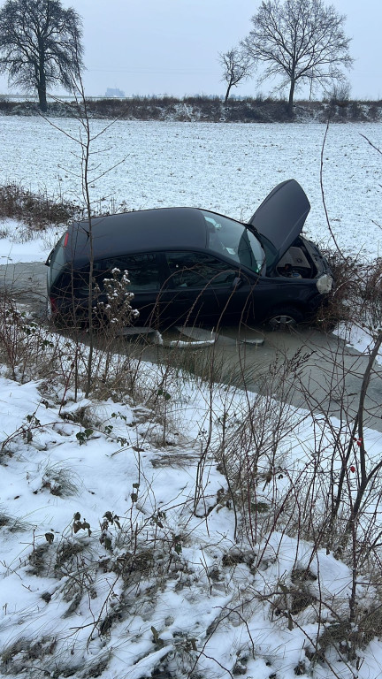 Dwa zdarzenia drogowe w gminie Śmigiel
