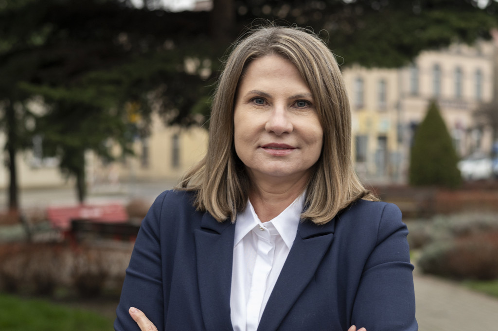 Honorata Krupka prezentuje radnych i program