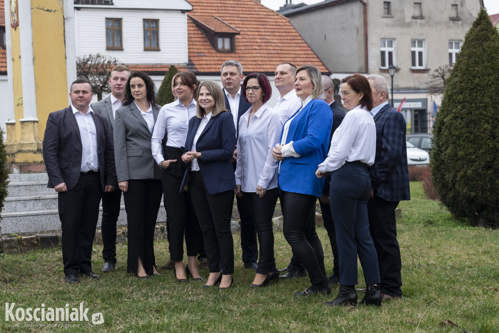 Honorata Krupka prezentuje radnych i program