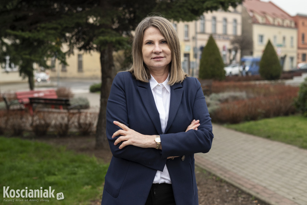 Honorata Krupka prezentuje radnych i program