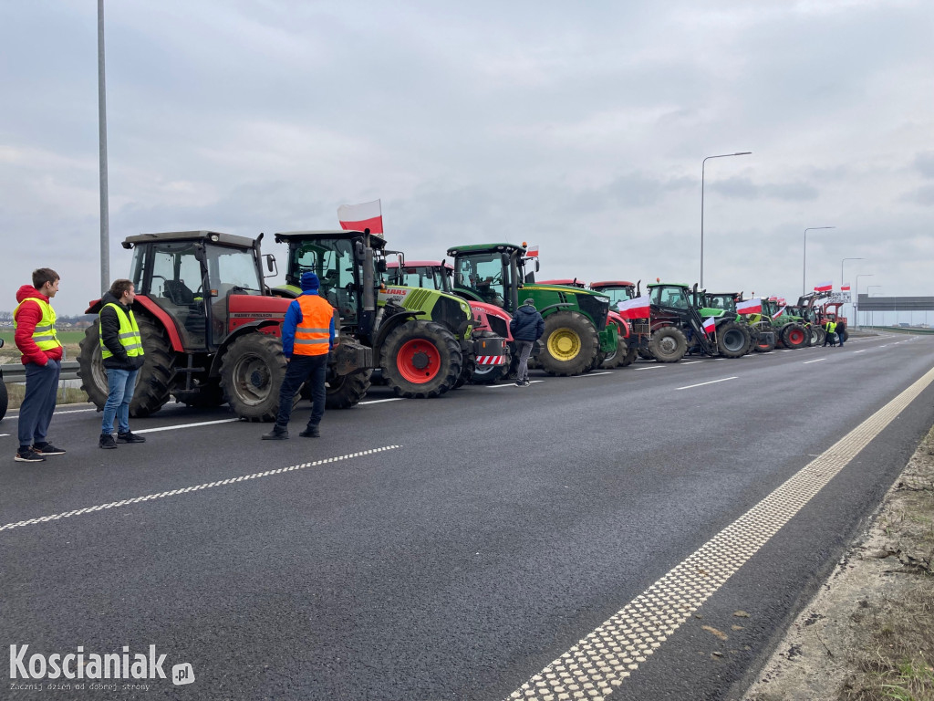 Rolnicy blokują wjazd na węzeł Kościan Północ