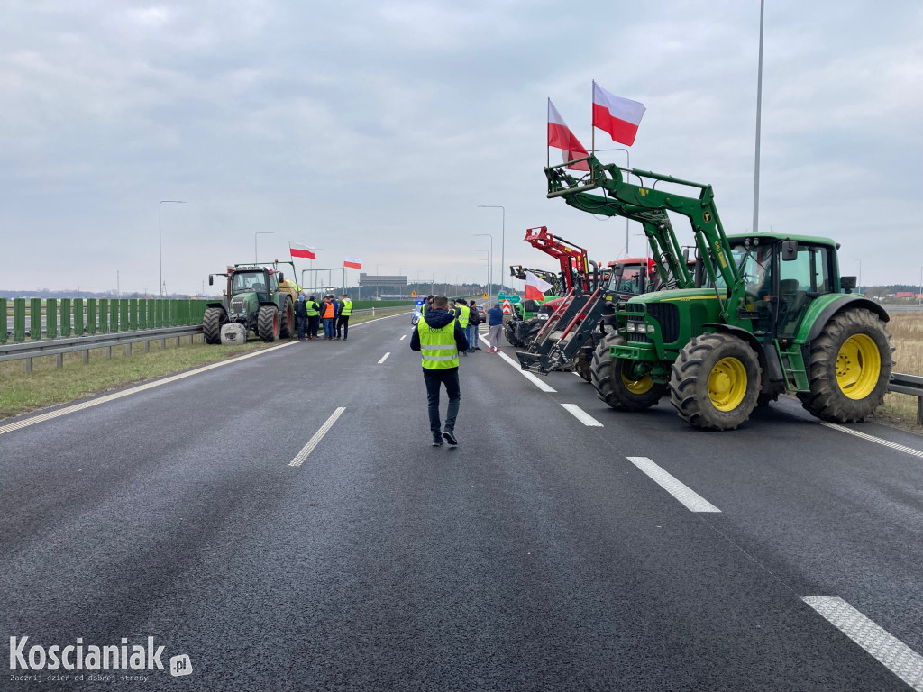 Rolnicy blokują wjazd na węzeł Kościan Północ