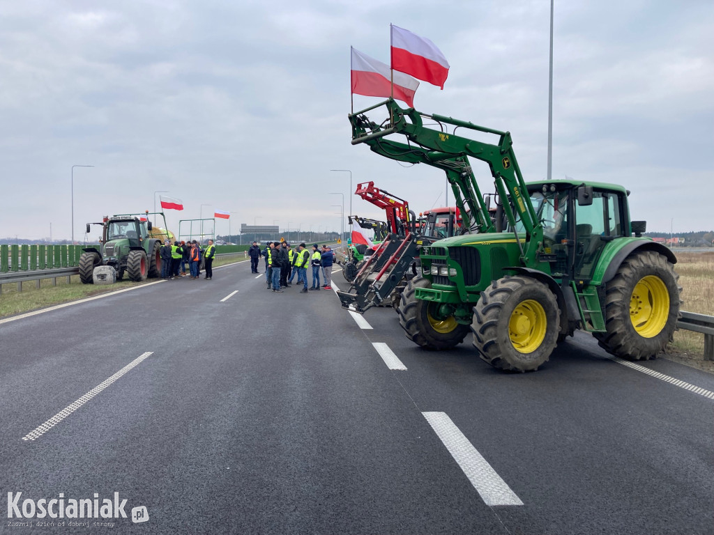 Rolnicy blokują wjazd na węzeł Kościan Północ