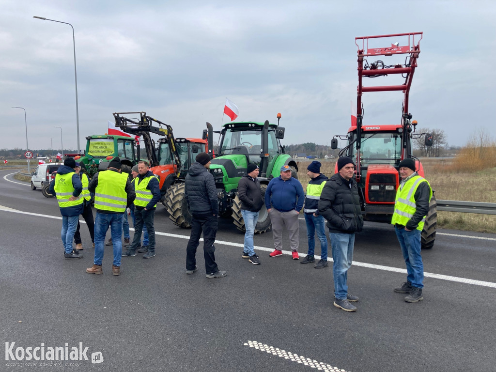 Rolnicy blokują wjazd na węzeł Kościan Północ