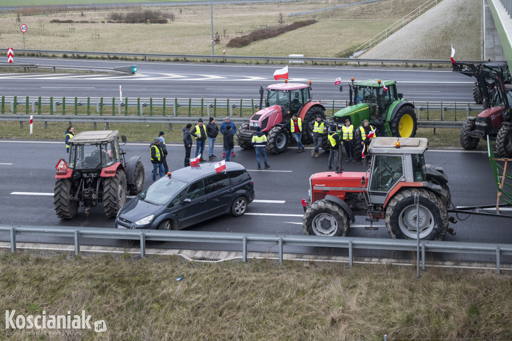 Rolnicy blokują wjazd na węzeł Kościan Północ
