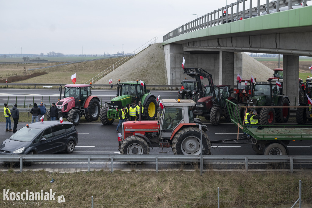 Rolnicy blokują wjazd na węzeł Kościan Północ