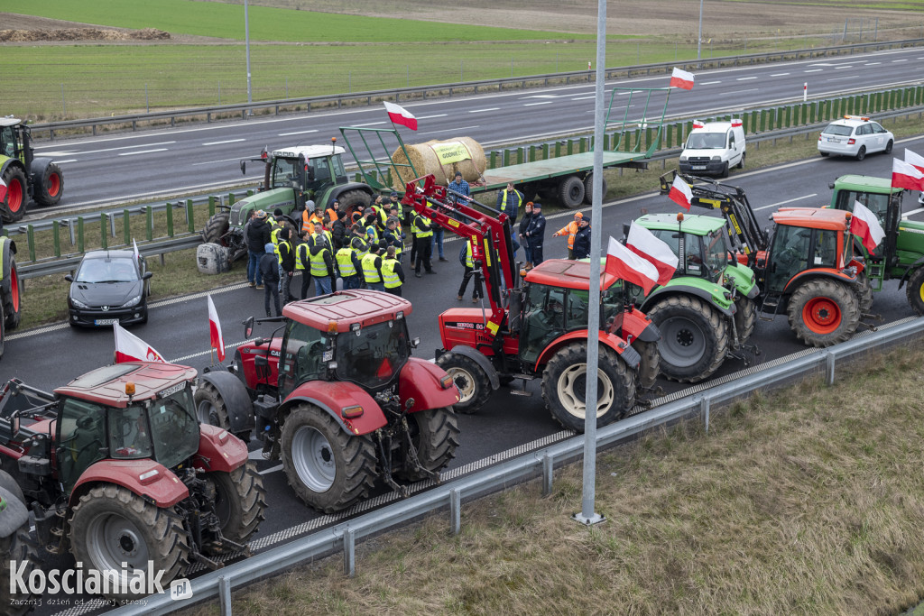 Rolnicy blokują wjazd na węzeł Kościan Północ