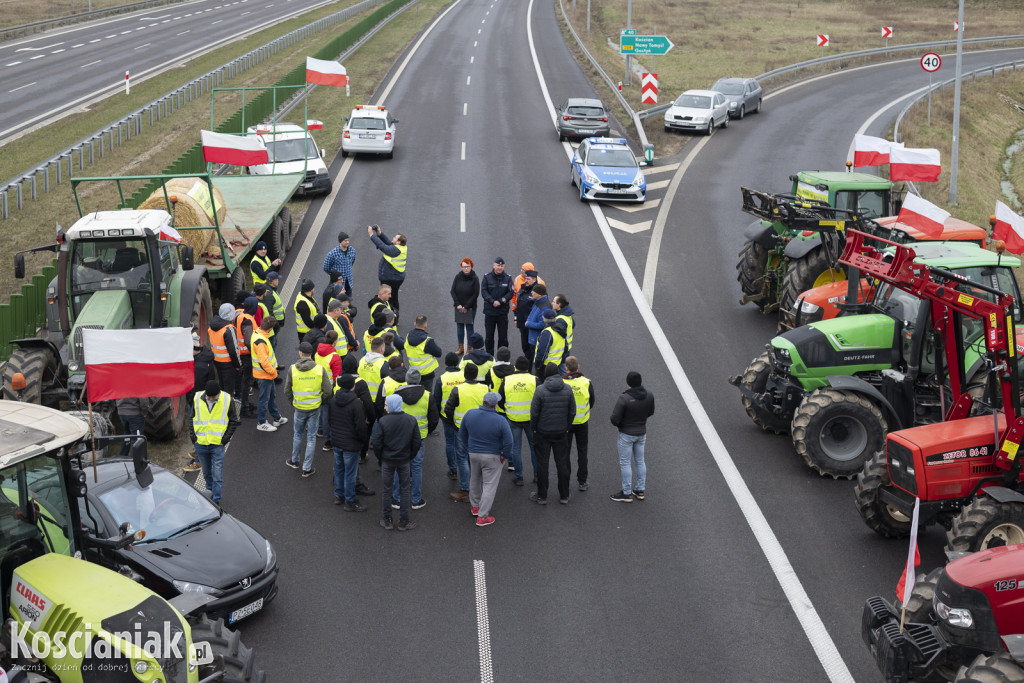 Rolnicy blokują wjazd na węzeł Kościan Północ