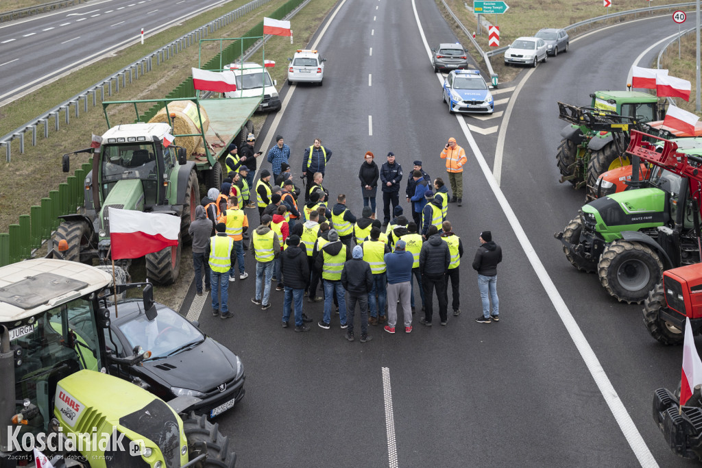 Rolnicy blokują wjazd na węzeł Kościan Północ