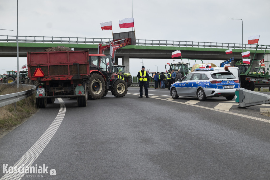 Rolnicy blokują wjazd na węzeł Kościan Północ