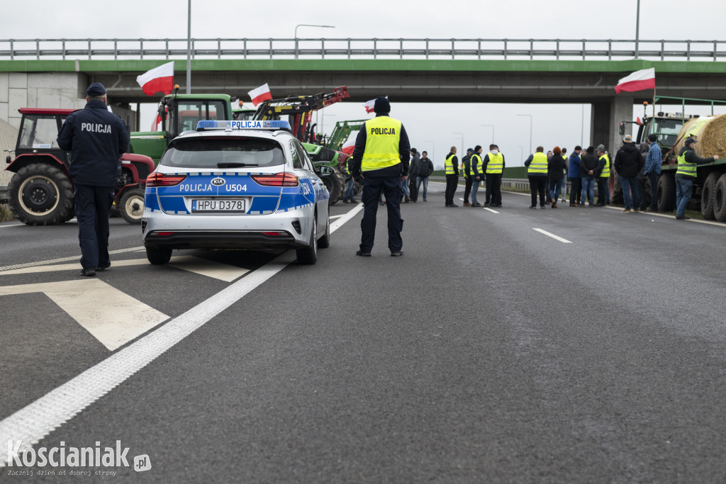Rolnicy blokują wjazd na węzeł Kościan Północ
