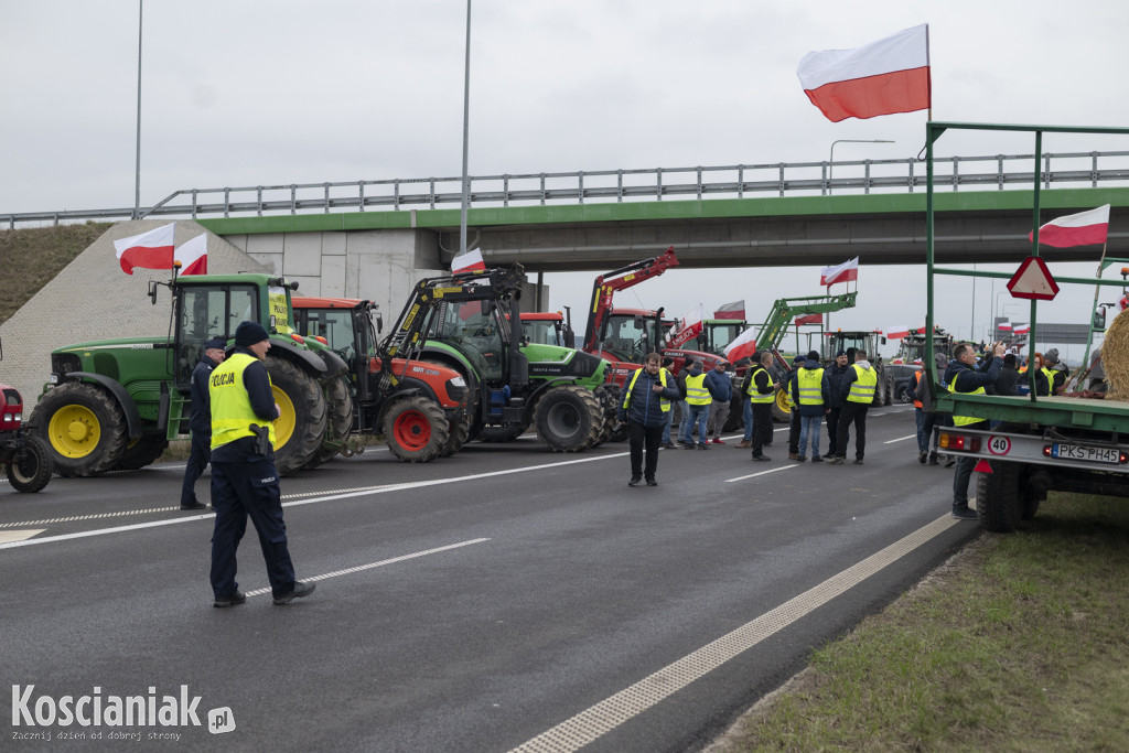 Rolnicy blokują wjazd na węzeł Kościan Północ