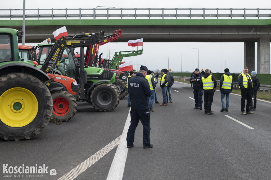 Rolnicy blokują wjazd na węzeł Kościan Północ