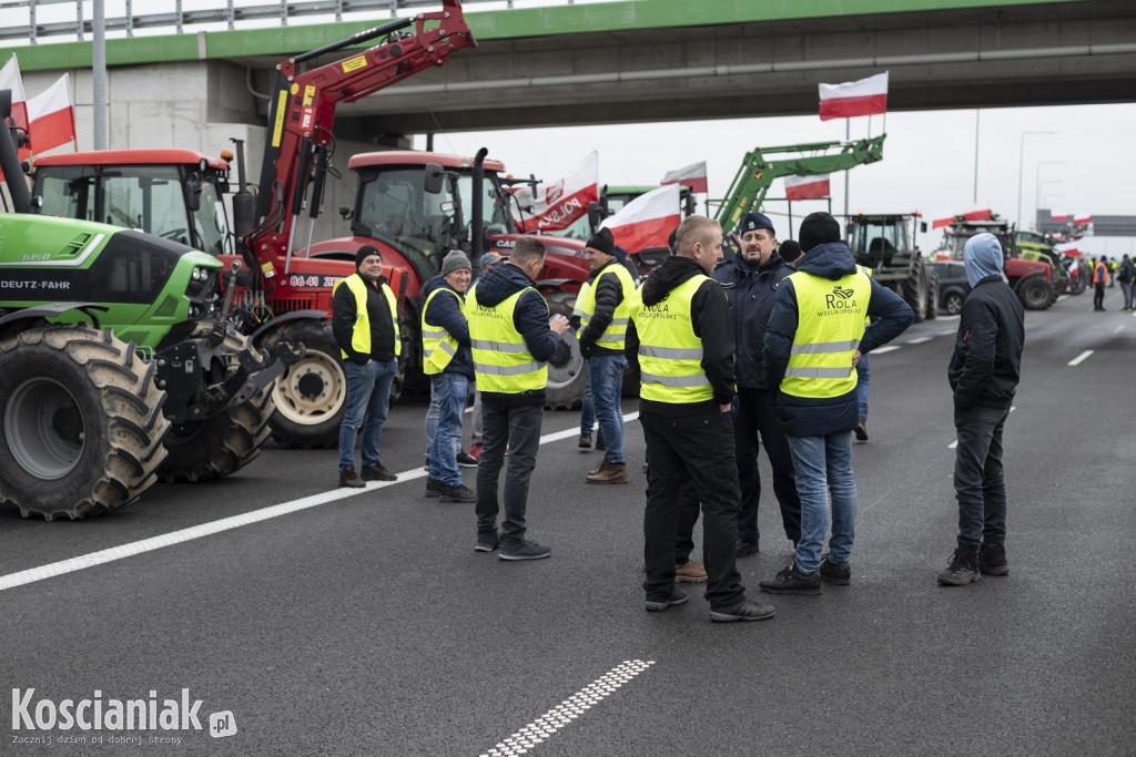 Rolnicy blokują wjazd na węzeł Kościan Północ
