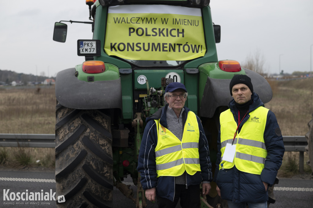 Rolnicy blokują wjazd na węzeł Kościan Północ