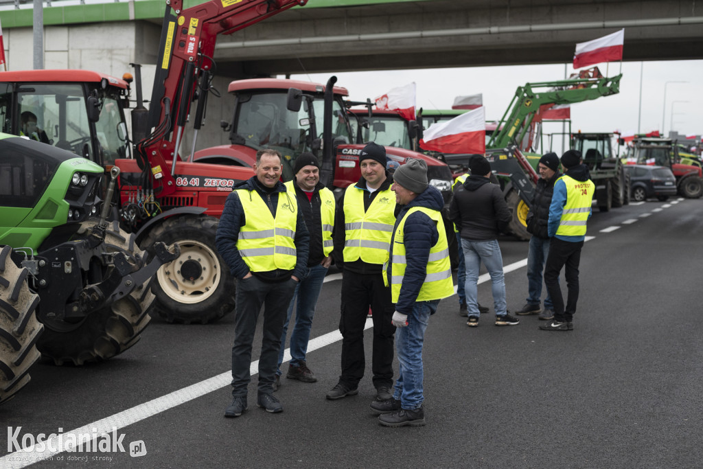 Rolnicy blokują wjazd na węzeł Kościan Północ