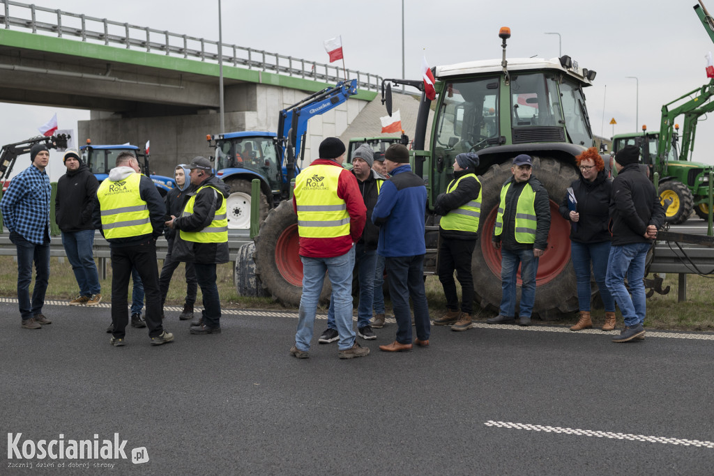 Rolnicy blokują wjazd na węzeł Kościan Północ