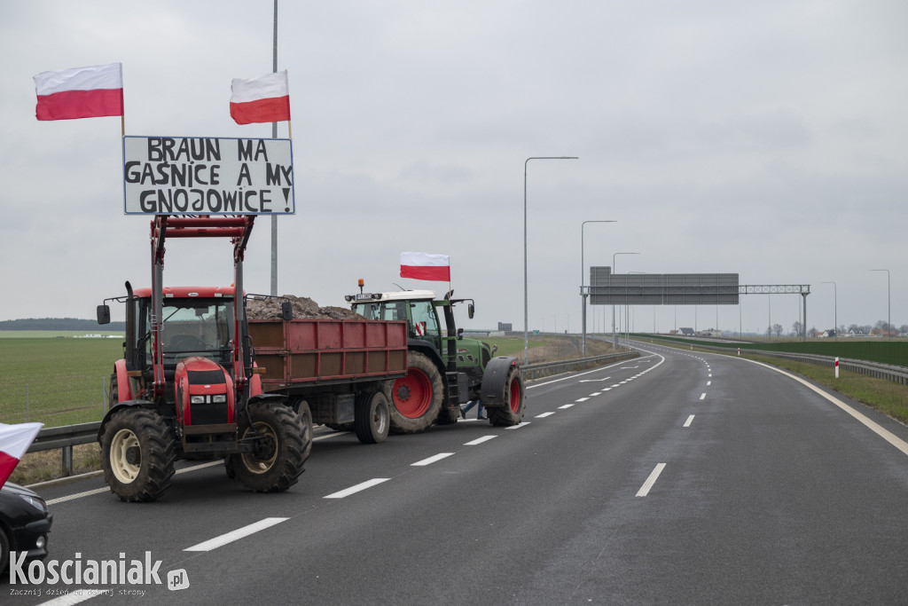 Rolnicy blokują wjazd na węzeł Kościan Północ