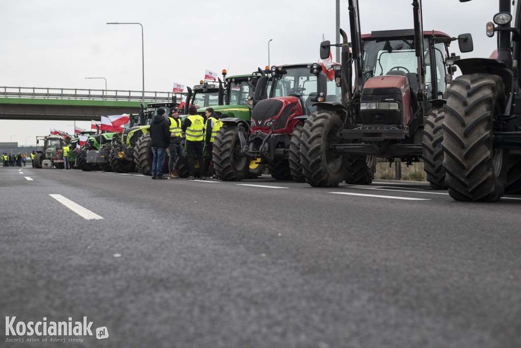 Rolnicy blokują wjazd na węzeł Kościan Północ