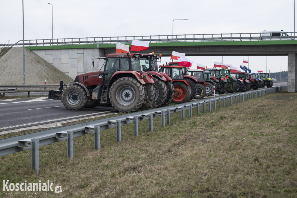 Rolnicy blokują wjazd na węzeł Kościan Północ