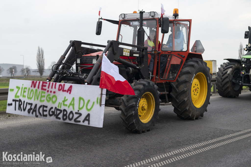 Rolnicy blokują wjazd na węzeł Kościan Północ