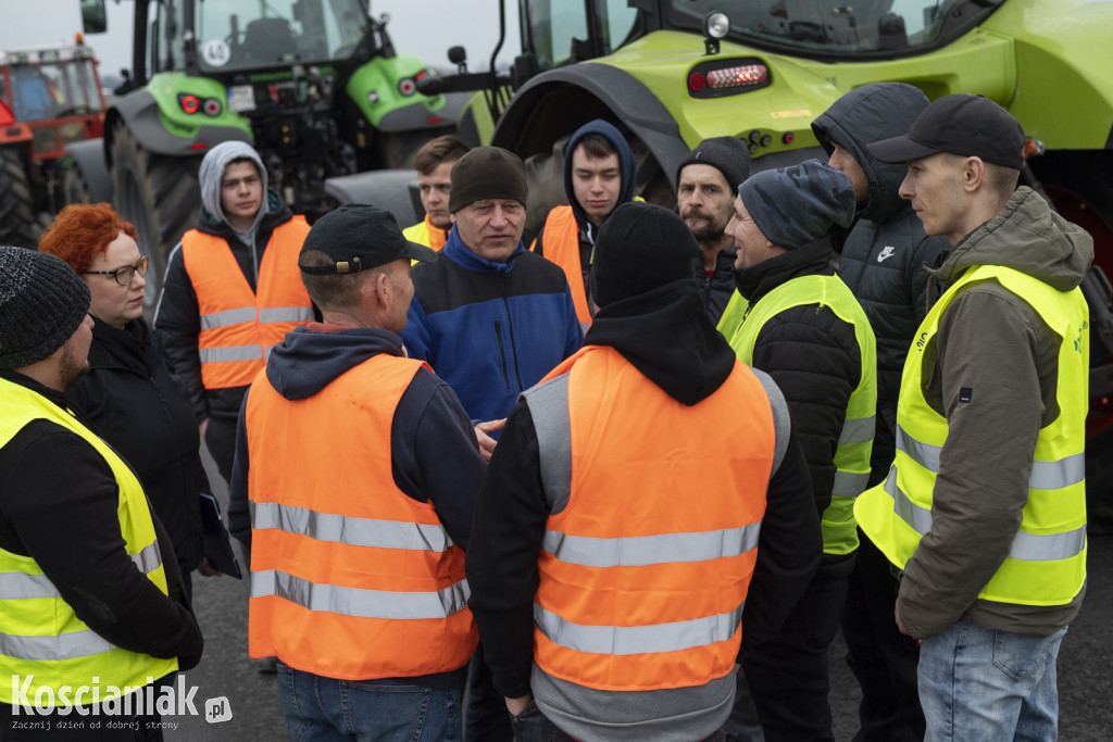 Rolnicy blokują wjazd na węzeł Kościan Północ