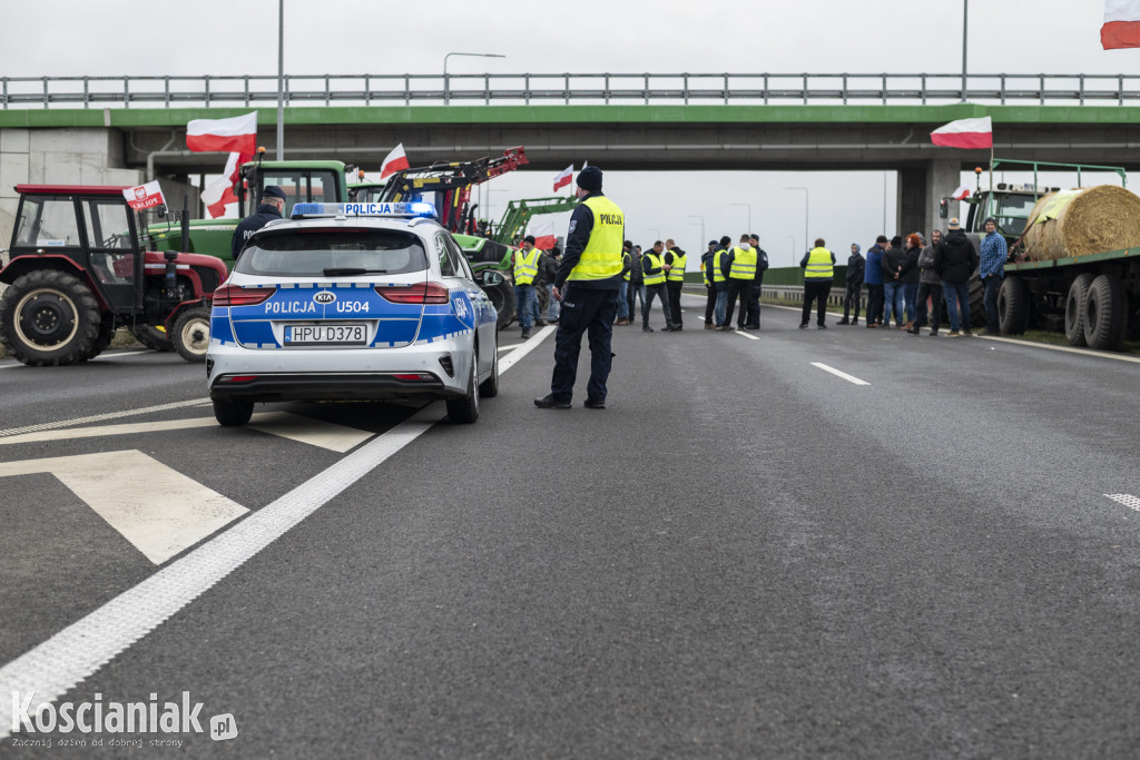 Rolnicy blokują wjazd na węzeł Kościan Północ