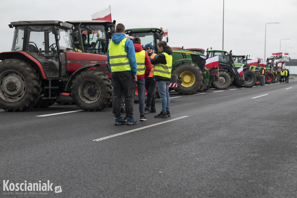 Rolnicy blokują wjazd na węzeł Kościan Północ