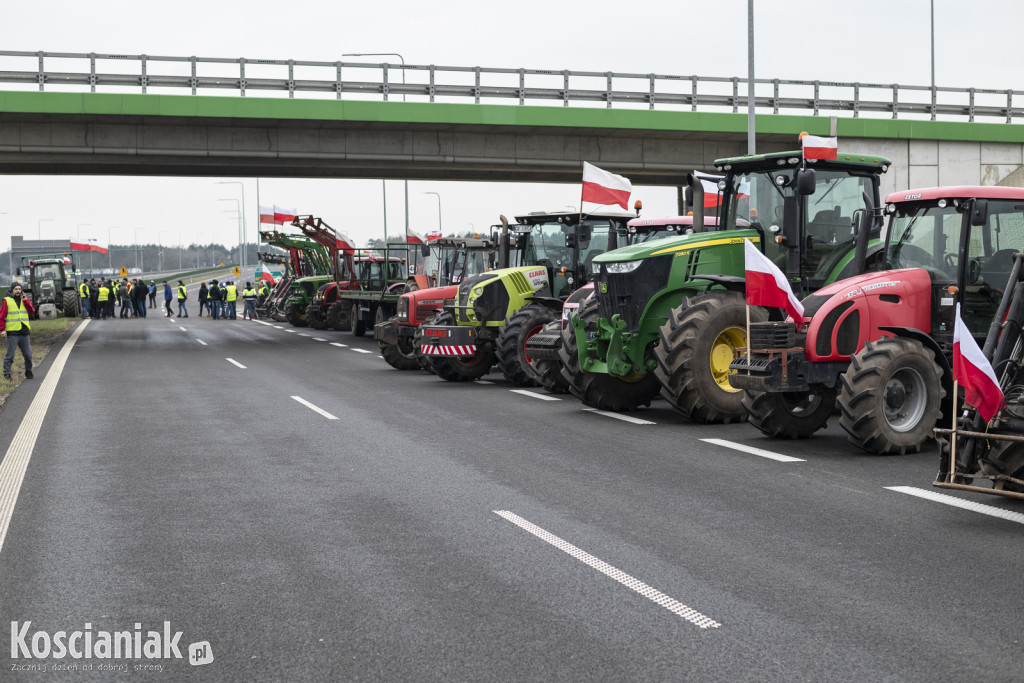 Rolnicy blokują wjazd na węzeł Kościan Północ