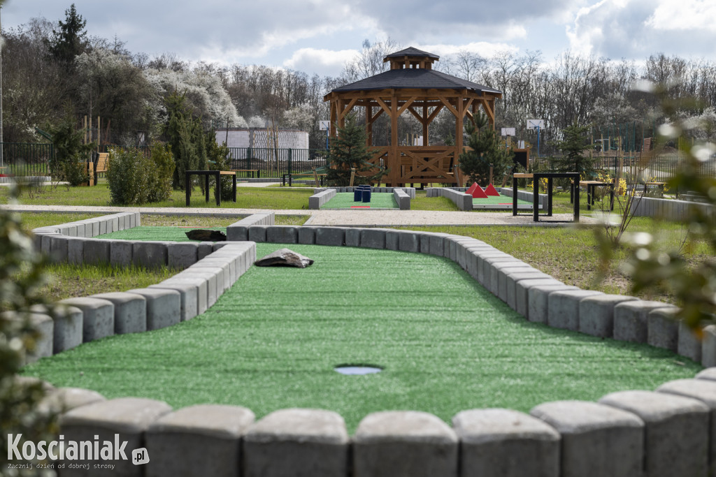W Borowie otwarto pole do gry w minigolfa