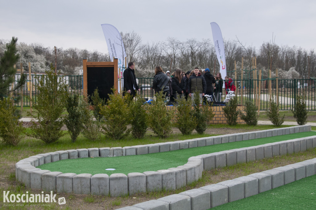 W Borowie otwarto pole do gry w minigolfa
