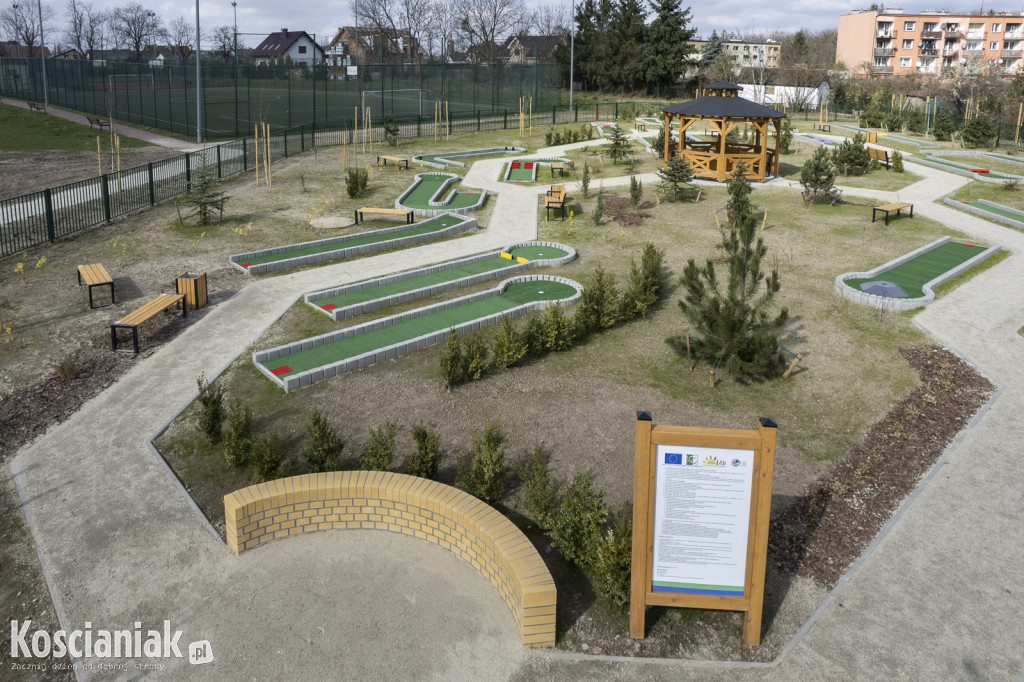 W Borowie otwarto pole do gry w minigolfa