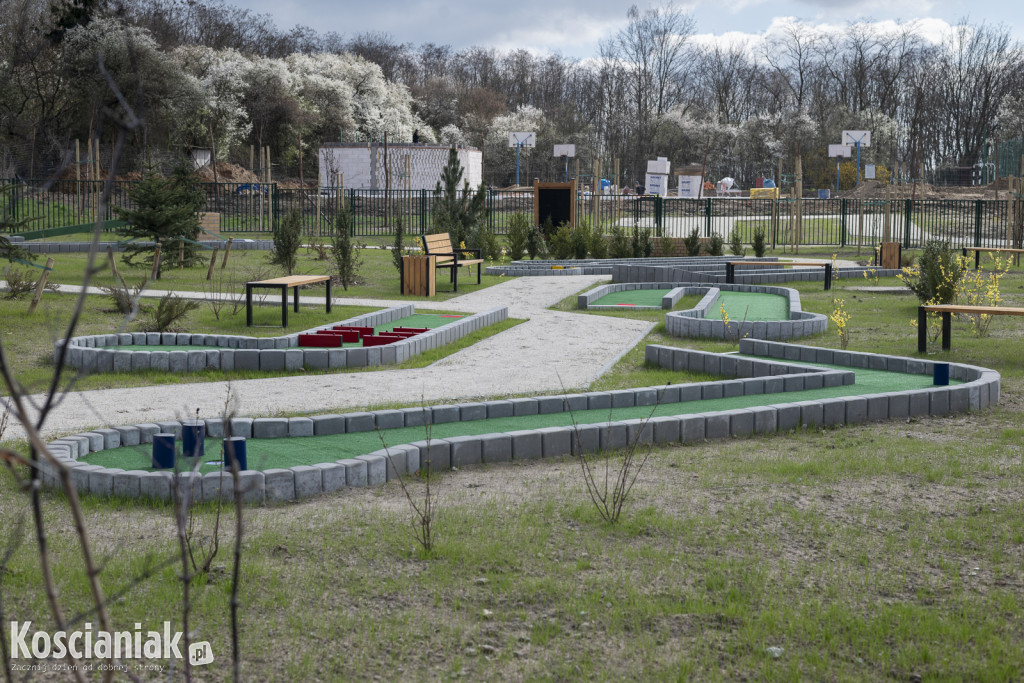 W Borowie otwarto pole do gry w minigolfa
