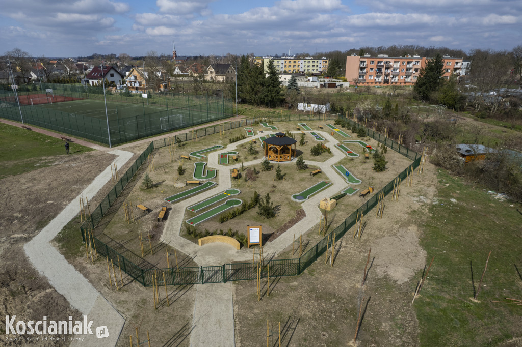 W Borowie otwarto pole do gry w minigolfa