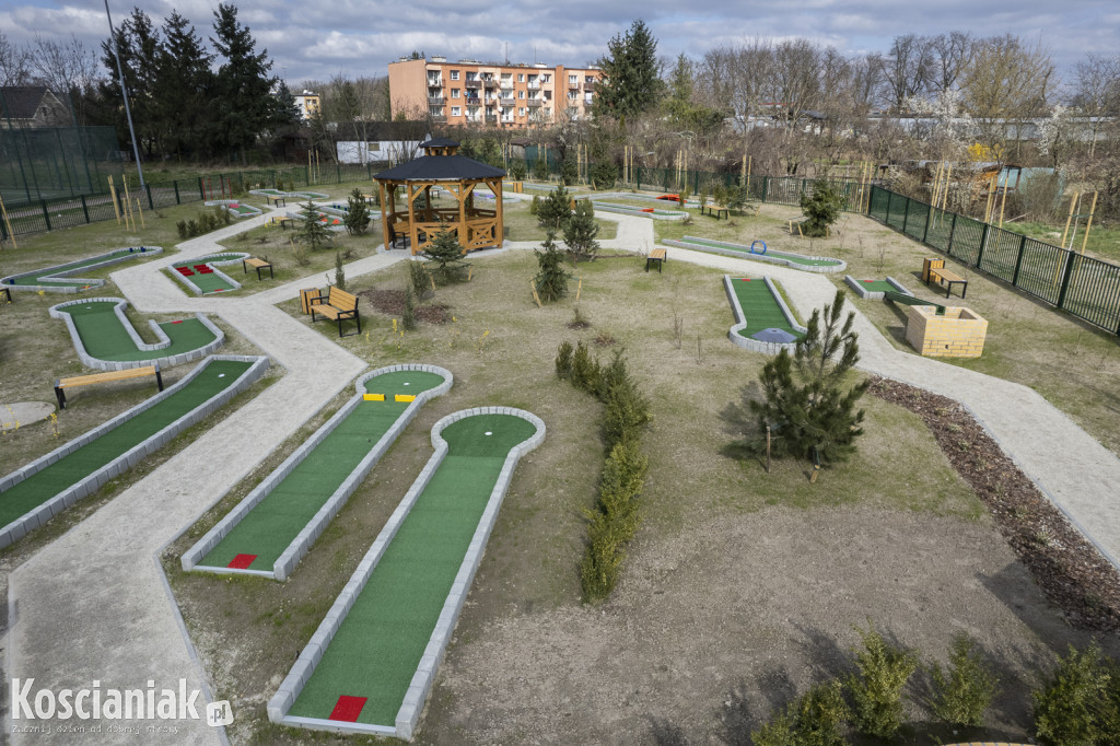 W Borowie otwarto pole do gry w minigolfa