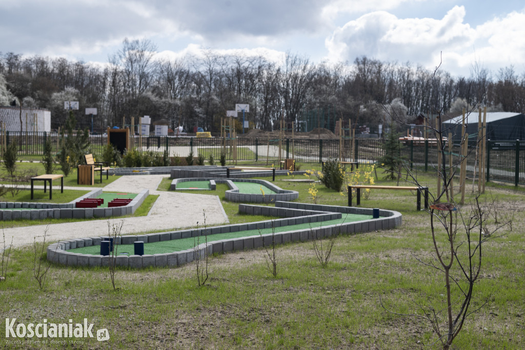 W Borowie otwarto pole do gry w minigolfa