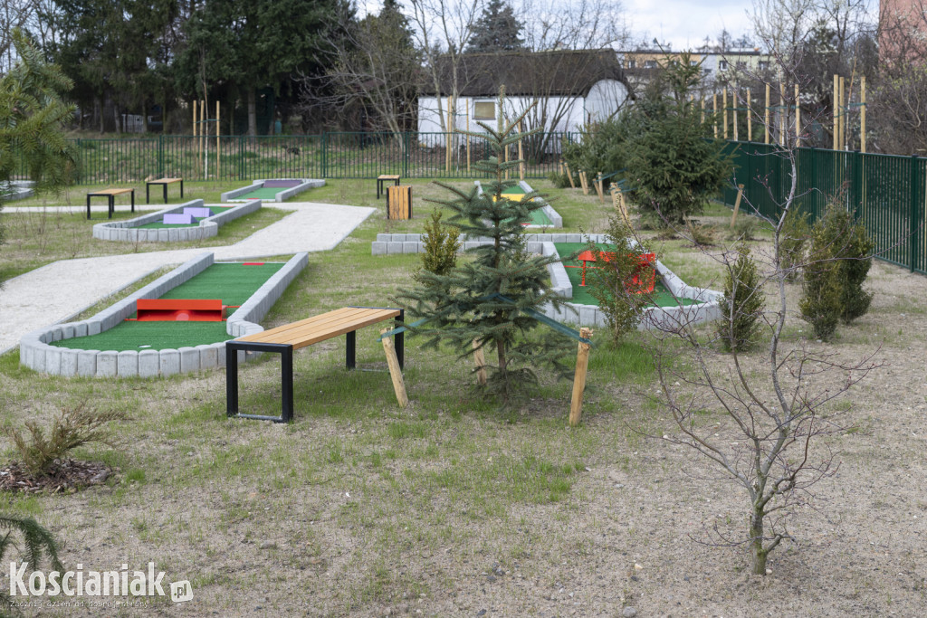 W Borowie otwarto pole do gry w minigolfa
