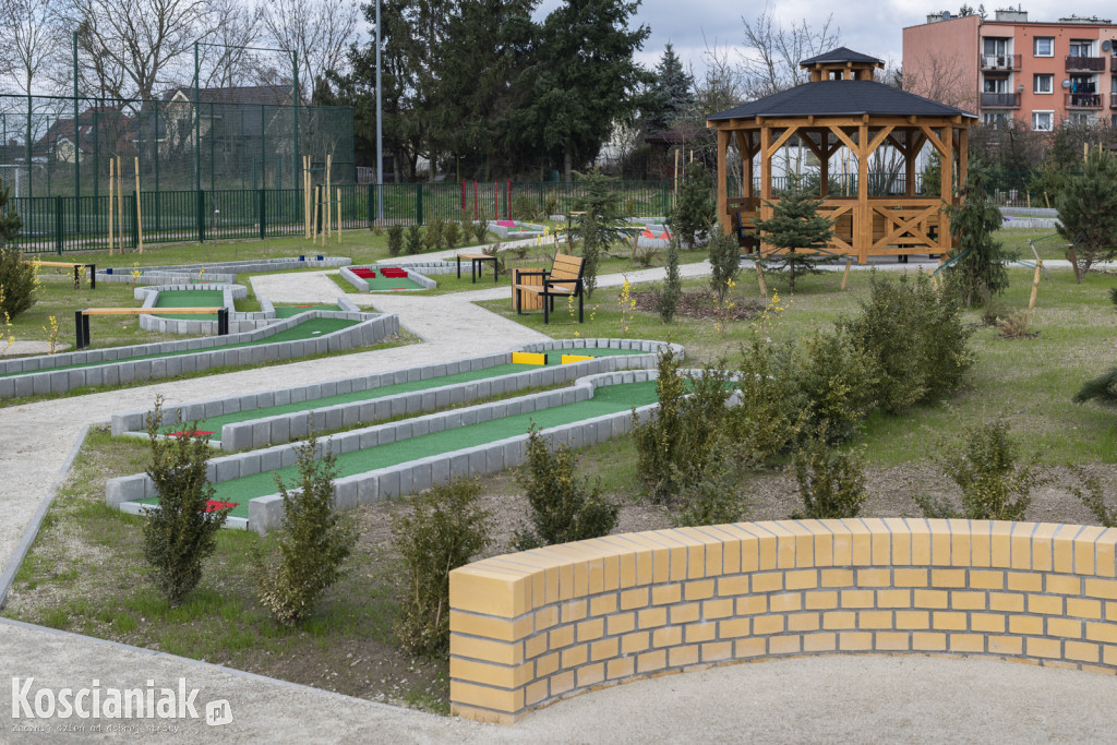 W Borowie otwarto pole do gry w minigolfa
