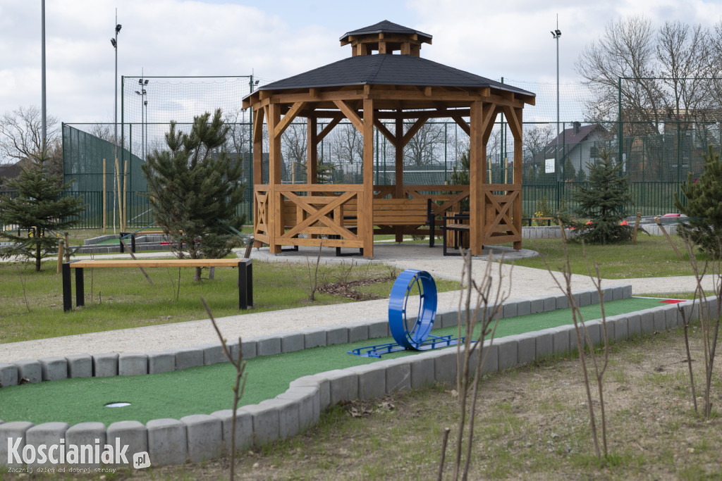 W Borowie otwarto pole do gry w minigolfa
