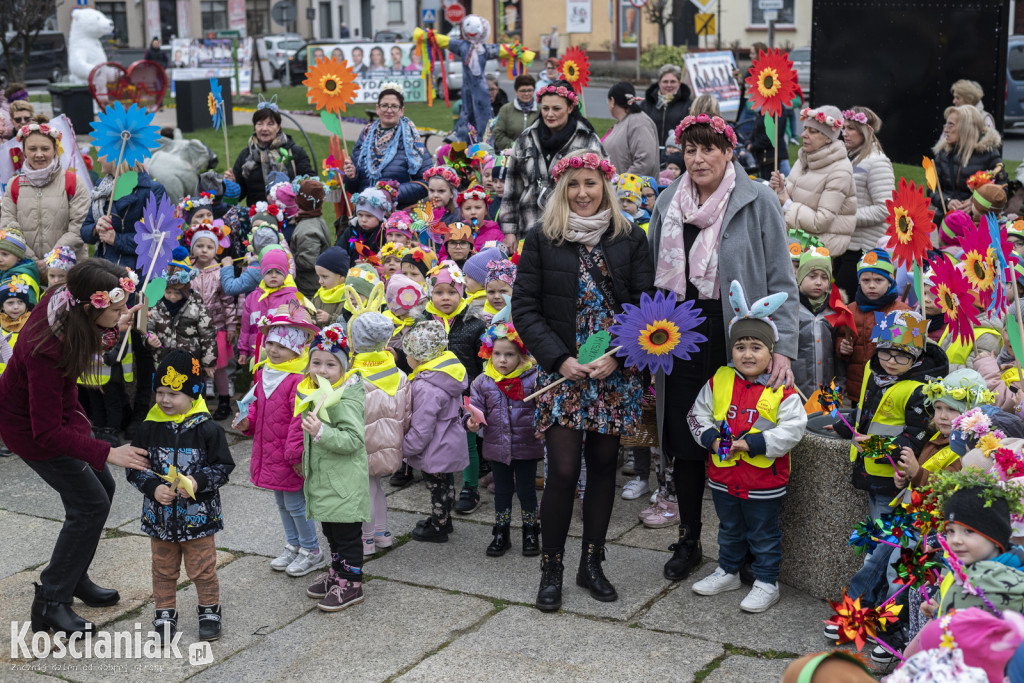 Przedszkolaki w Śmiglu powitały wiosnę