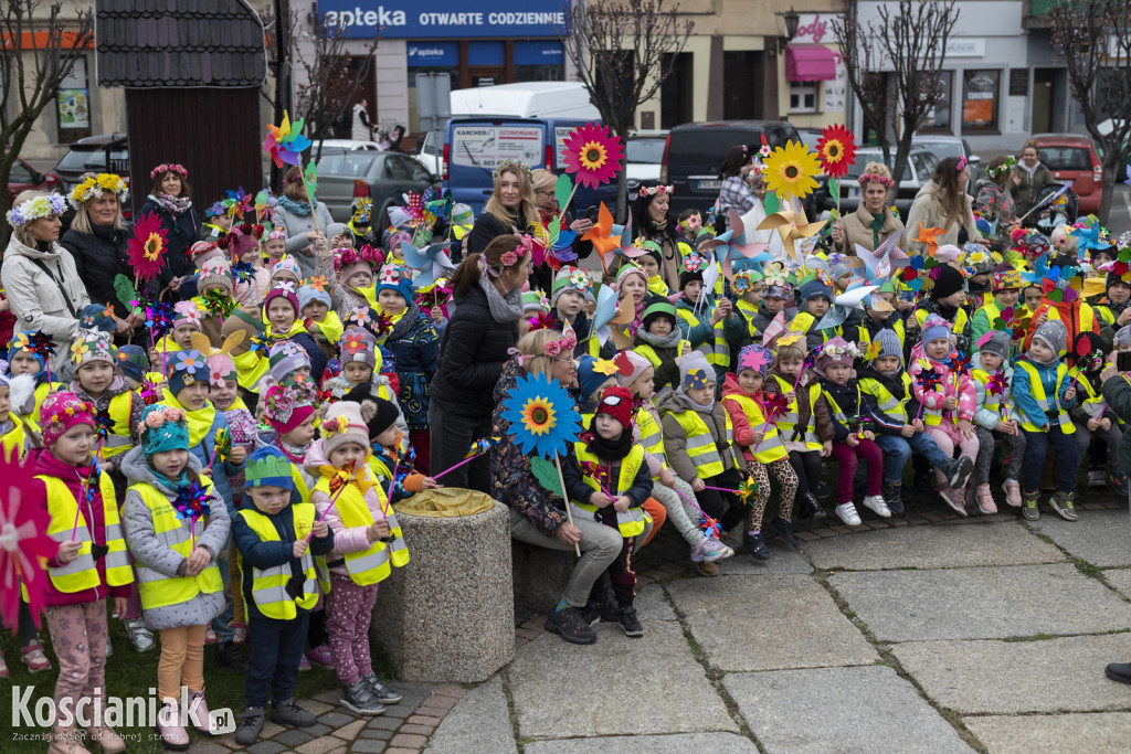 Przedszkolaki w Śmiglu powitały wiosnę