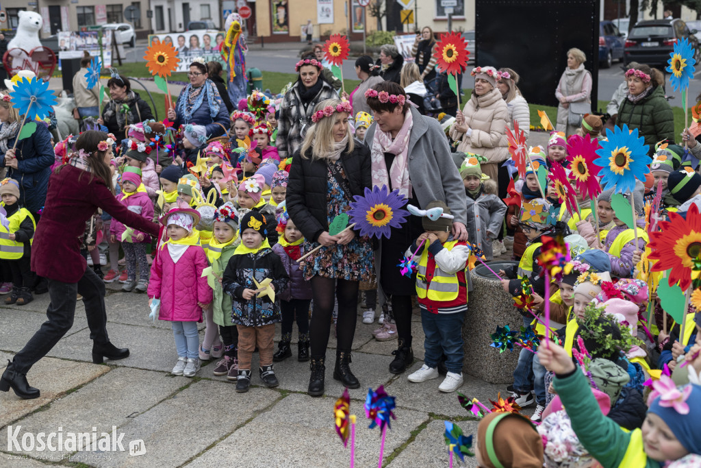 Przedszkolaki w Śmiglu powitały wiosnę