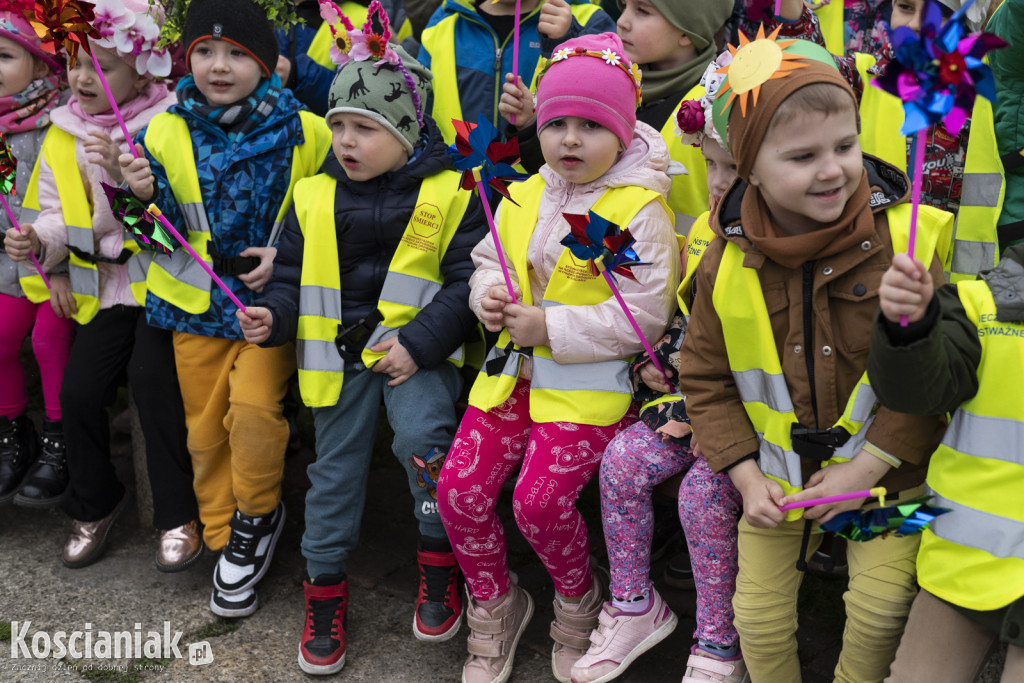 Przedszkolaki w Śmiglu powitały wiosnę
